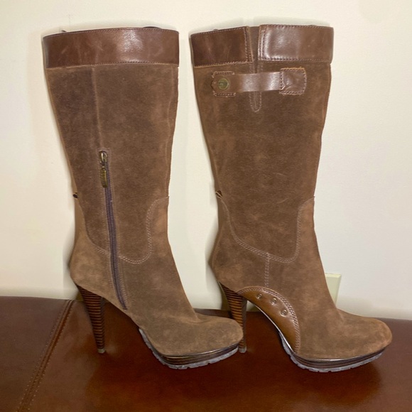 Guess brand, brown heeled boots. Size 8 1/2. - Picture 4 of 13
